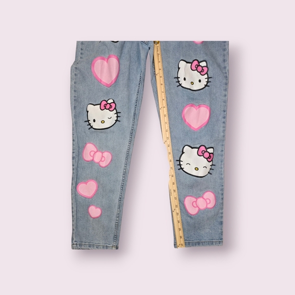 Hello Kitty / Hot Topic Button Down Heart Button Jeans with Pink Accents SIZE 13 - Picture 6 of 8